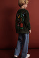 Paula Sweater in olivgrün mit PEACE LOVE Stickerei für Kinder