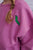 Tara sweater in lila mit kleiner Raupen Stickerei für Kinder